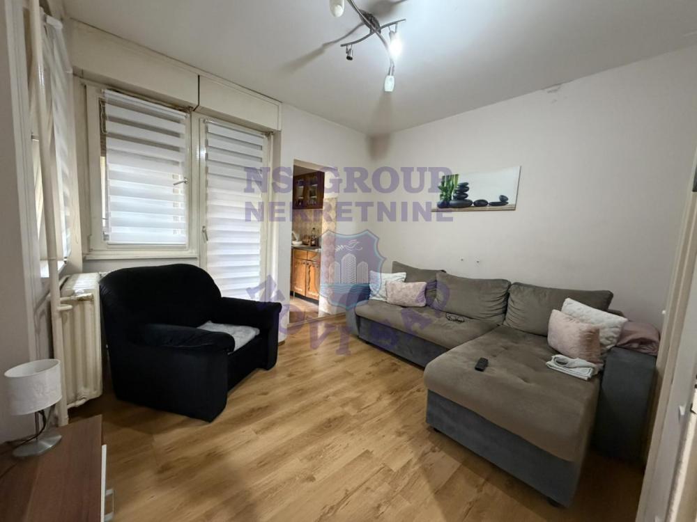 Slika 4 - Prodaja stana, 50m2, Avijatičarsko naselje Novi Sad, sa terasom, ima lift